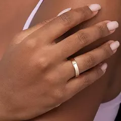 ALIANÇA LISA ANATÔMICA BANHADA A OURO 18K 513463 na internet