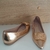 SAPATILHA BICO FINO METALZADO COBRE