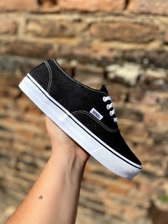 Vans Authentic na internet
