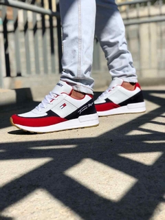 Tommy Hilfiger - comprar online