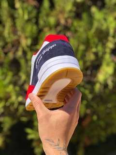 Tommy Hilfiger