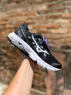 Mizuno Wave Nirvana 9
