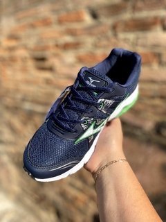 Imagem do Mizuno Wave Nirvana 9
