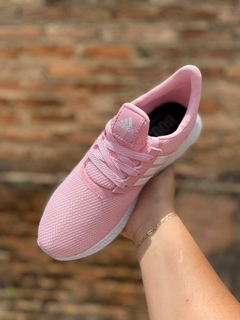 Adidas UltraBoost na internet