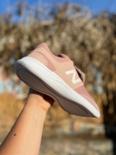 New Balance na internet