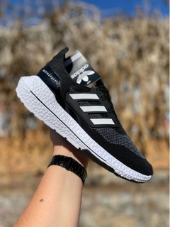 Adidas UltraBoost na internet