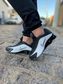 Imagem do Nike Shox R4
