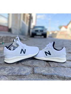 New Balance na internet