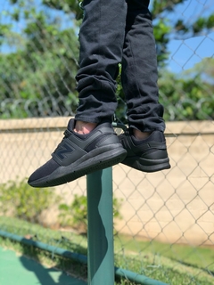 New Balance na internet