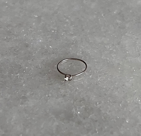 Piercing furo zircônia