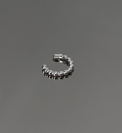 Piercing fake bolinhas