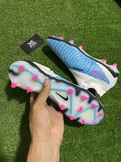 Chuteira Nike Gripknit Phantom GX Elite Dynamic Fit Campo - comprar online