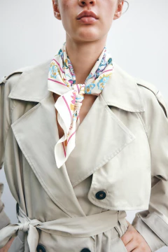 PAÑUELO SATINADO FLORAL - ZARA en internet