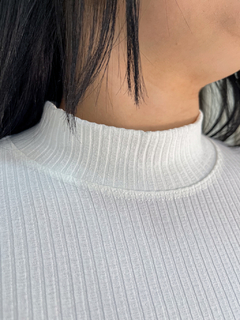 Blusa Cacharel Lia na internet