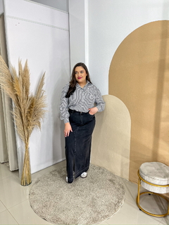Camisa Over Listrada Rebeca - Preto Tam P, G e GG - Conceito Modas