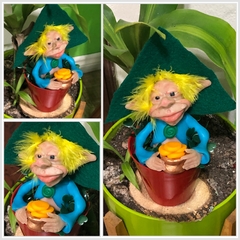 Duende Escondido de 20cm aprox en Maceta Pieza Rígida - Modelo 15 - comprar online