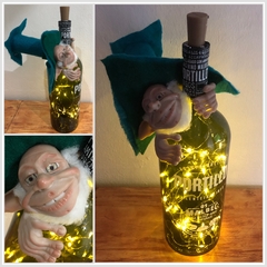 Botella Luminaria con Duende Irlandés 37cm de Alto