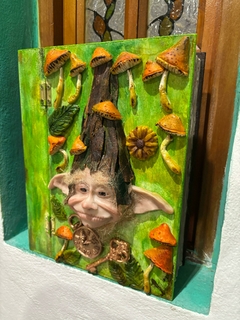 Duende Braulio con su Libro Magico guarda tesoros