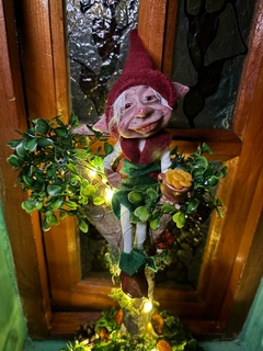 Imagen de Duende Timmy en su Arbol Magico