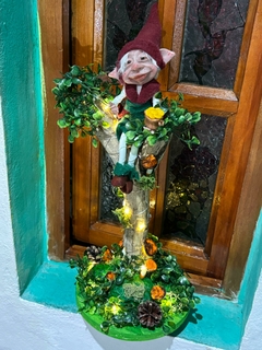 Duende Timmy en su Arbol Magico en internet