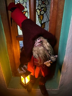 Imagen de Duende Anselmo Protector Nocturno con pipa y farol led de 50cm Aprox.