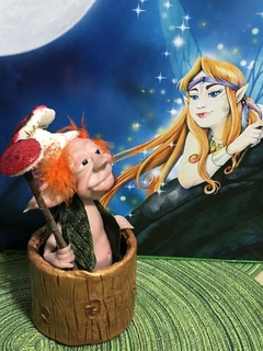 Duende saliendo de un tronco 18x15cm Pieza Rigida - comprar online