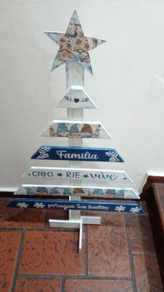 Árbol de Navidad de Madera Natural con Frases y Duendes 1mt de Alto - comprar online