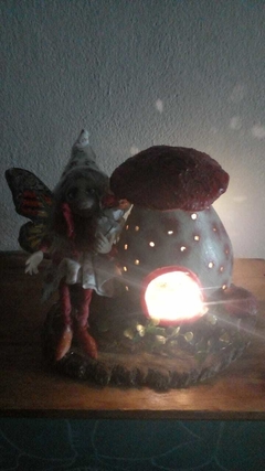 Imagen de Luminaria Artesanal Con Hada, Tronco Natural y Calabaza 17,5x24x16,5cm