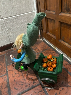 Duende Enzo en su bicicleta magica