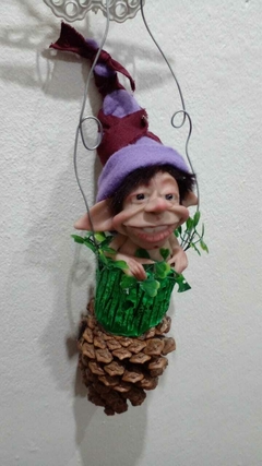 Duende Escondido en piña para colgar de 35cm de Alto - Modelo 2 en internet