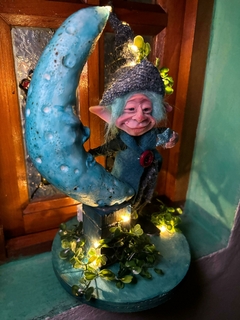 Imagen de Duende Tommy y su Luna Mágica 28cm
