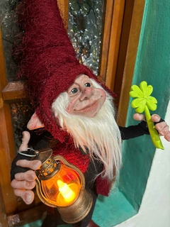Duende Ezequiel Ilumina Caminos atrae suerte Articulado de 50cm Aprox. - tienda online