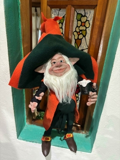 Duende Gregory Leprechaun con Cerveza de la Abundancia Articulado de 50cm Aprox. de Alto en internet