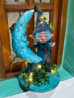 Duende Tommy y su Luna Mágica 28cm - Cosas de Duendes