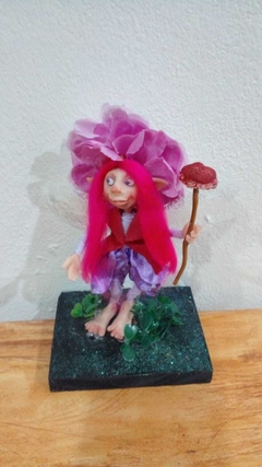 Hada Flor de la Abundancia 17cm aprox con base de madera - comprar online