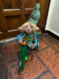 Duende Enzo en su bicicleta magica - tienda online