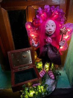Hada Lili con caja magica musical - Luminaria