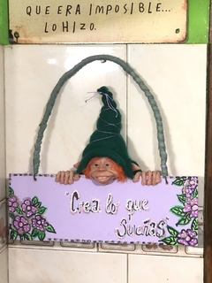 Duende Protector Con Frase Crea Lo Que Sueñas Para Colgar 30x30cm - Cosas de Duendes
