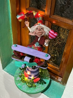 Imagen de Duende Charly en su avioneta mágica