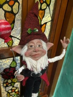 Duende Agustin atrae felicidad 42cm con base en internet