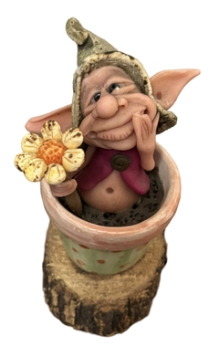 Duende Escondido de 12cm con maceta de porcelana y madera natural - Modelo 3