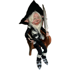 William Duende de los Propositos con Silla en internet