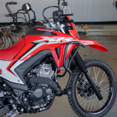 PROTETOR DE CARENAGEM PARA XR 300L TORNADO COM PEDALEIRA - Soukefi
