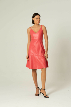 Vestido corto de cuero