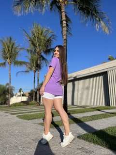 CAMISETA BRU ALONGADA na internet