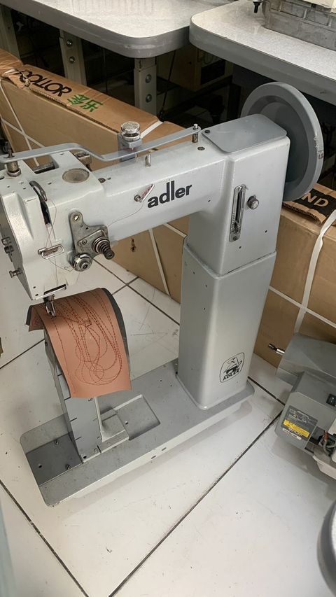 Máquina Industrial Girafa Coluna Adler Transporte Triplo