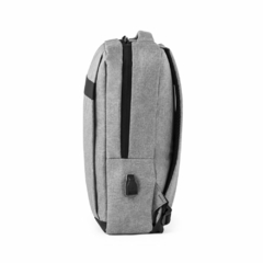 Mochila personalizada para notebook em nylon 300D melange com saída usb na internet