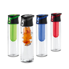 Squeeze personalizada confeccionada em AS com tampa flip top com infusor de frutas e capacidade até 740 ml. - comprar online