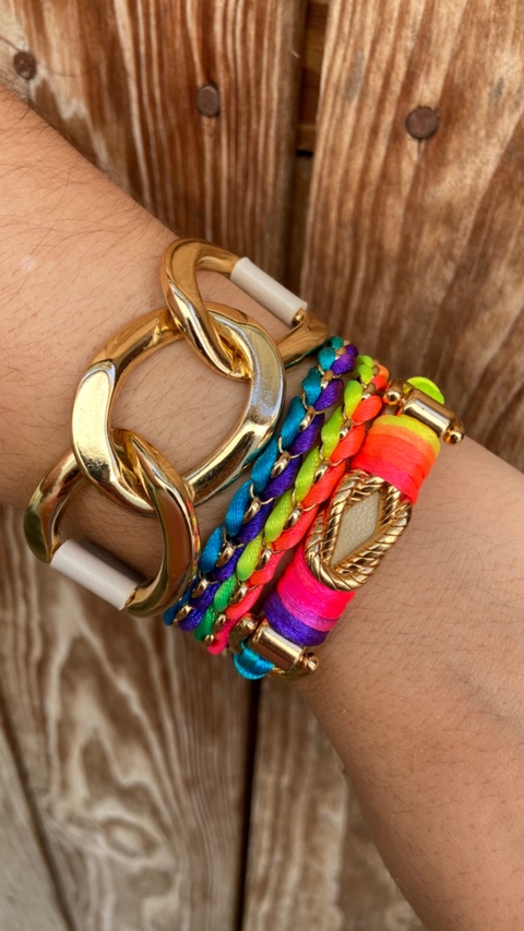 Trio de Braceletes Coloridos