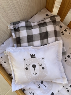 Acolchado + almohadas / blanco y negro en internet
